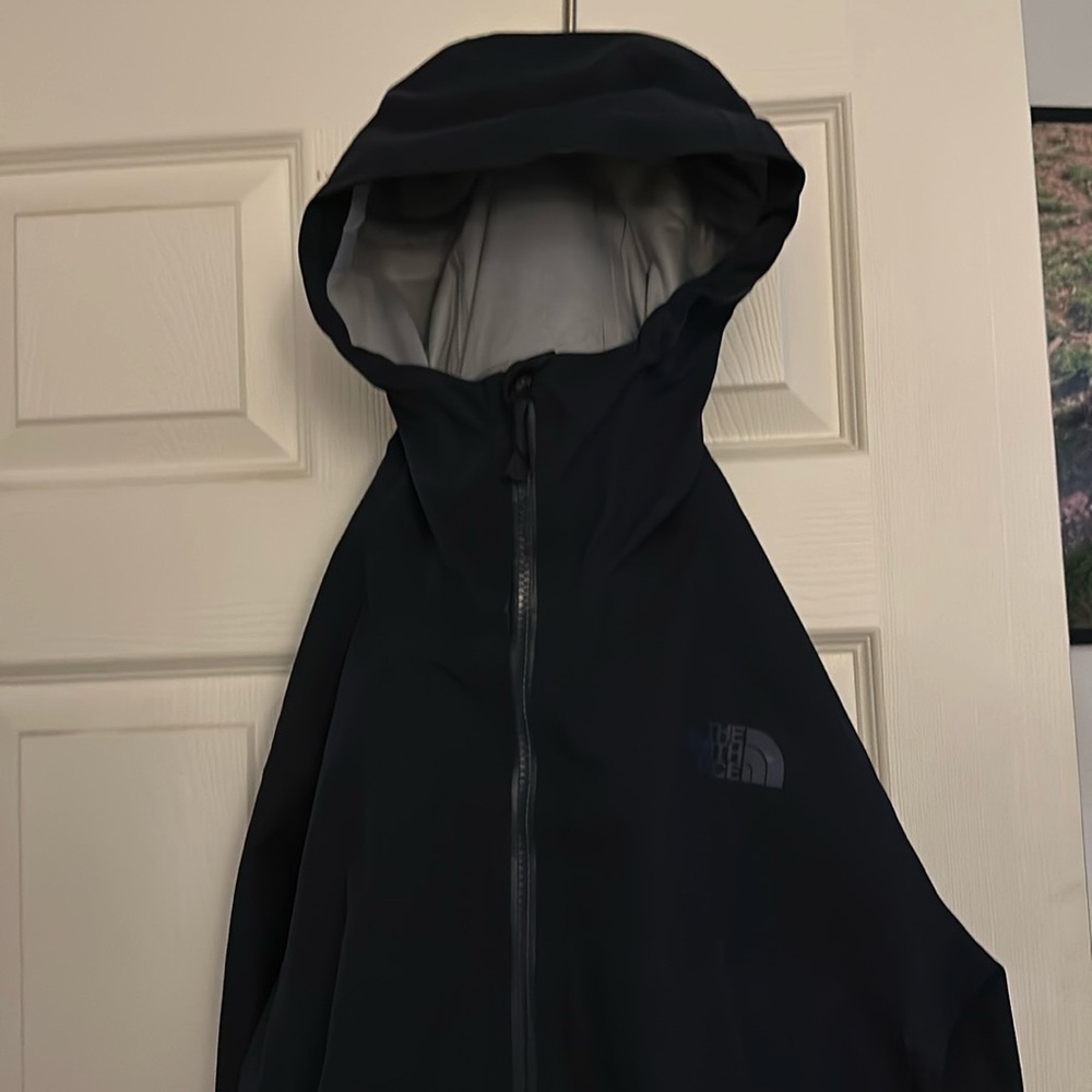 Men's Northface Rain Jacket- Size Medium, Navy blue
